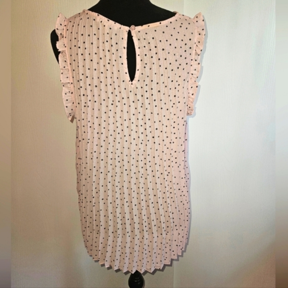Maurice's Sleeveless Ruffled Pleated Pink Polkadot Top - Size Large NWOT - Picture 4 of 6